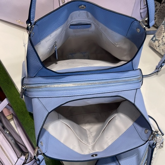 Kate Spade Leila Medium Triple Compartment Shoulder Tote
snake
muted blue
NWT - Picture 3 of 16